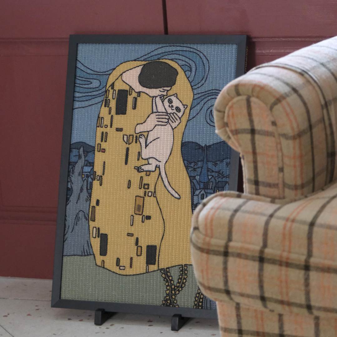 Da Kiss Cat Scratcher Standalone, side-facing by sofa